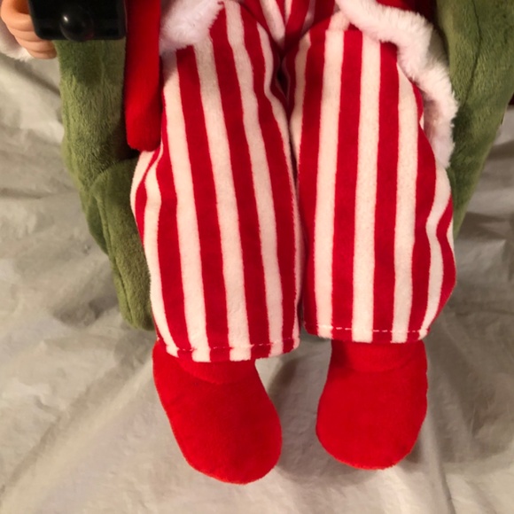 Mr Christmas Animated Reclining Santa Claus  Motion Activated Talks Snores Moves - Picture 4 of 10